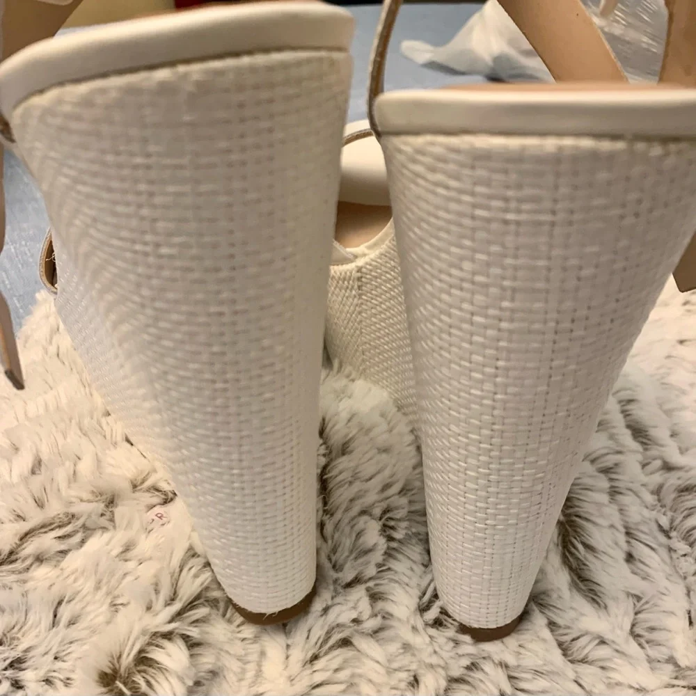 Steve Madden Citrus platform wedge strap sandals white preowned EUC - Picture 6 of 11